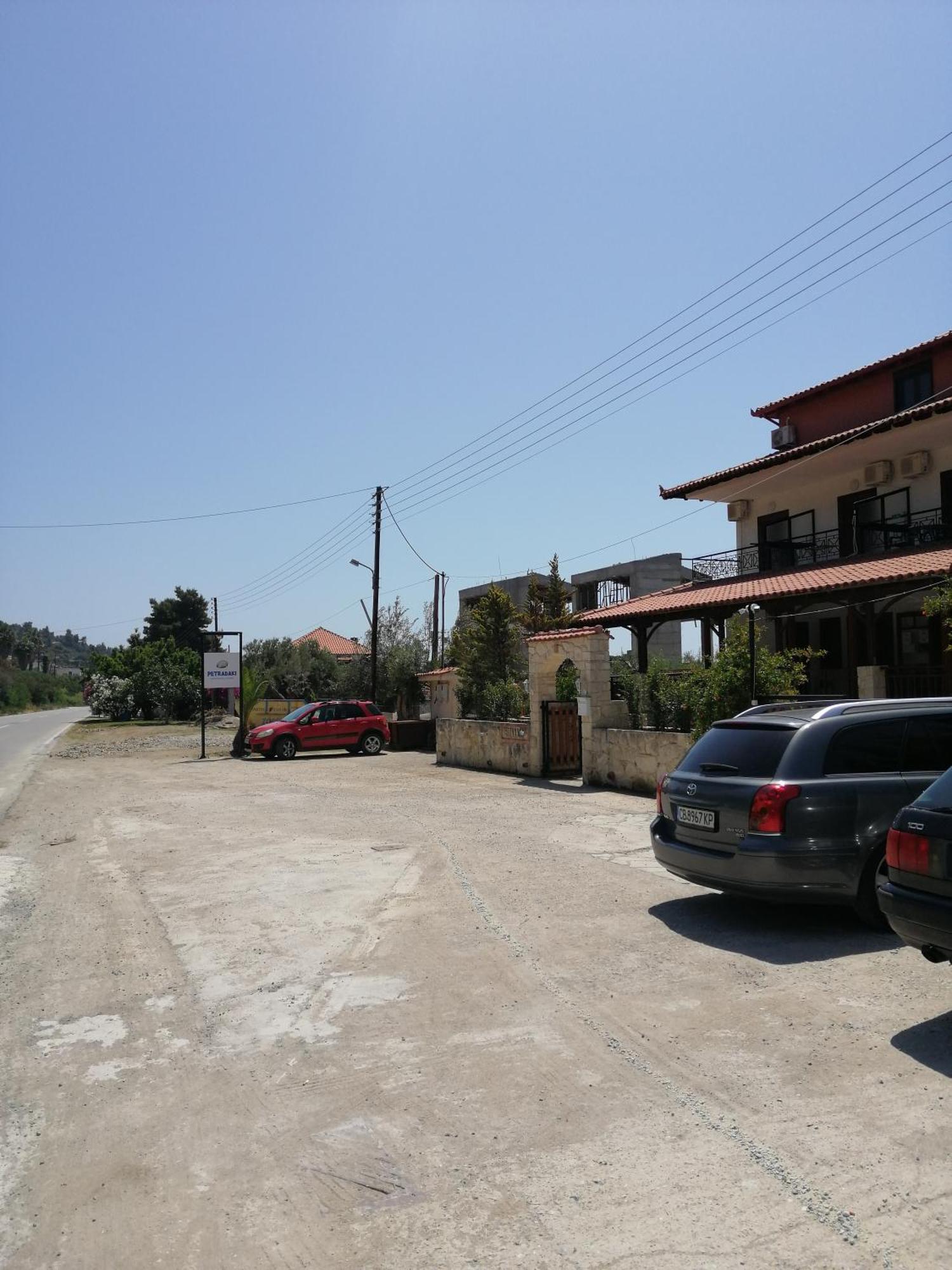 Petradaki Apartments Mola Kalyva Exterior photo